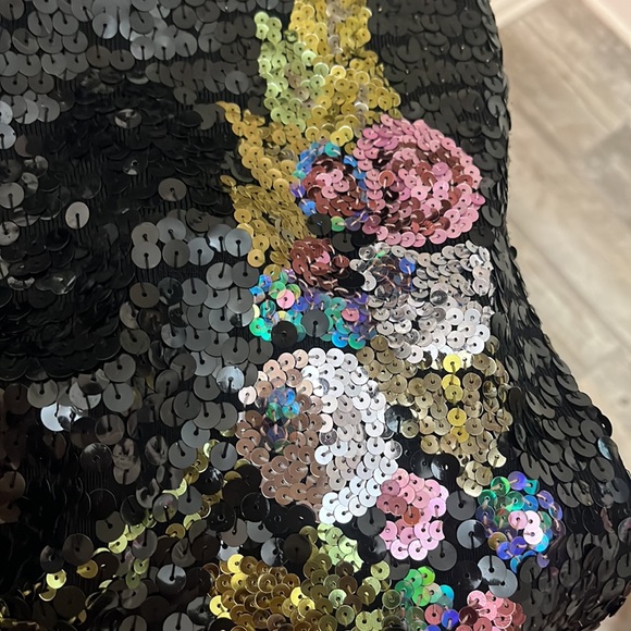 Black sequin top with pink flowers - Picture 5 of 5